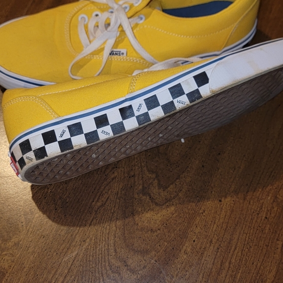 Vans - Picture 2 of 4